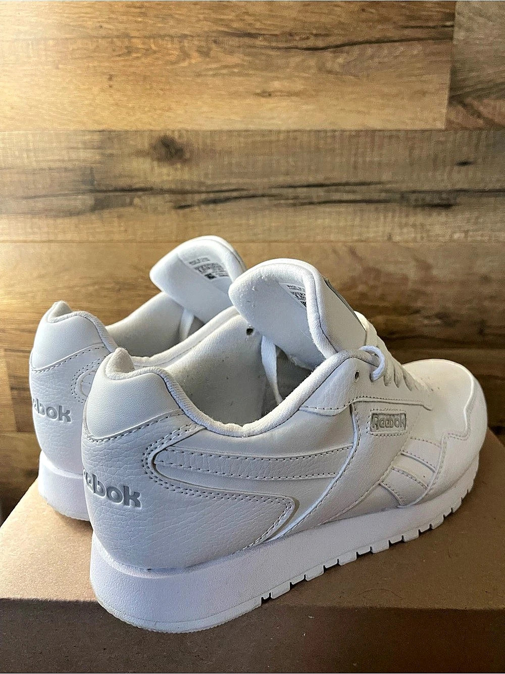 Reebok Classic Leather Sneakers in White Like New